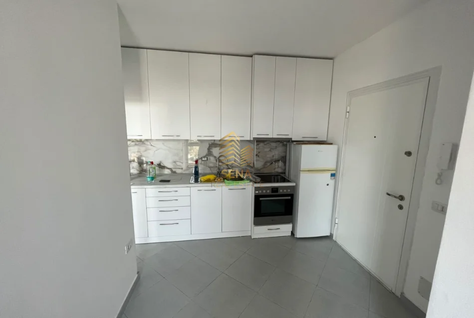 Tirane, jepet me qera apartament 1+1+Ballkon Kati 7, 44 m² 420 € (Rruga e Dibres)