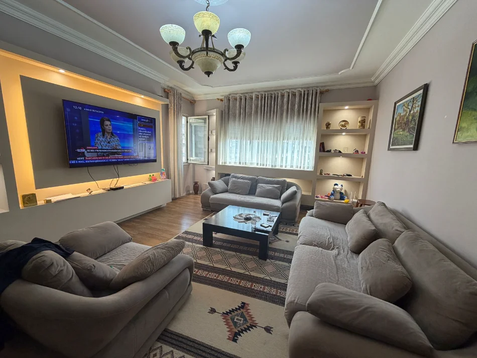 Tirane, shitet apartament 3+1+Aneks+Ballkon Kati 4, 160 m² 215.000 € (astir , unaza e re)