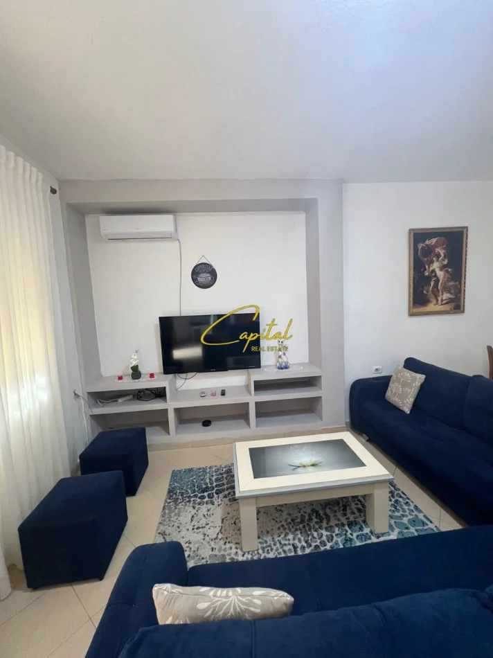 Tirane, jepet me qera apartament 1+1 Kati 2, 70 m² 400 € (5 MAJI)