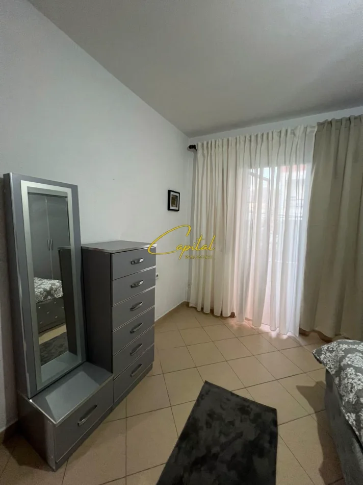 Tirane, jepet me qera apartament 1+1 Kati 2, 70 m² 400 € (5 MAJI)