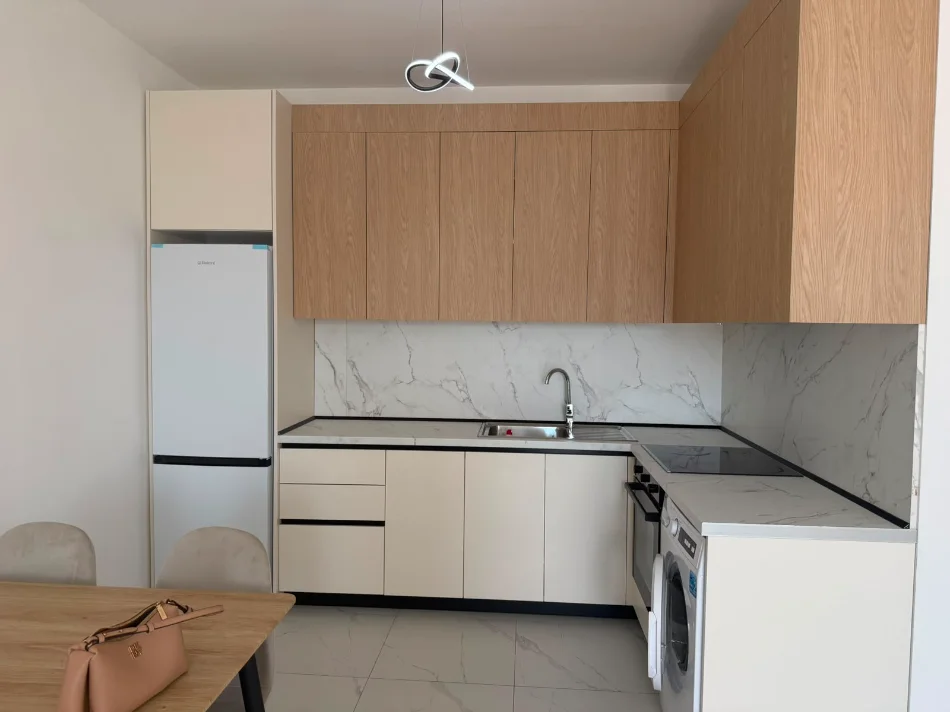 Tirane, jepet me qera apartament 1+1+Ballkon Kati 5, 80 m² 550 € (EAGLE RZIDENCE , SHESHI SHQIPONJA)