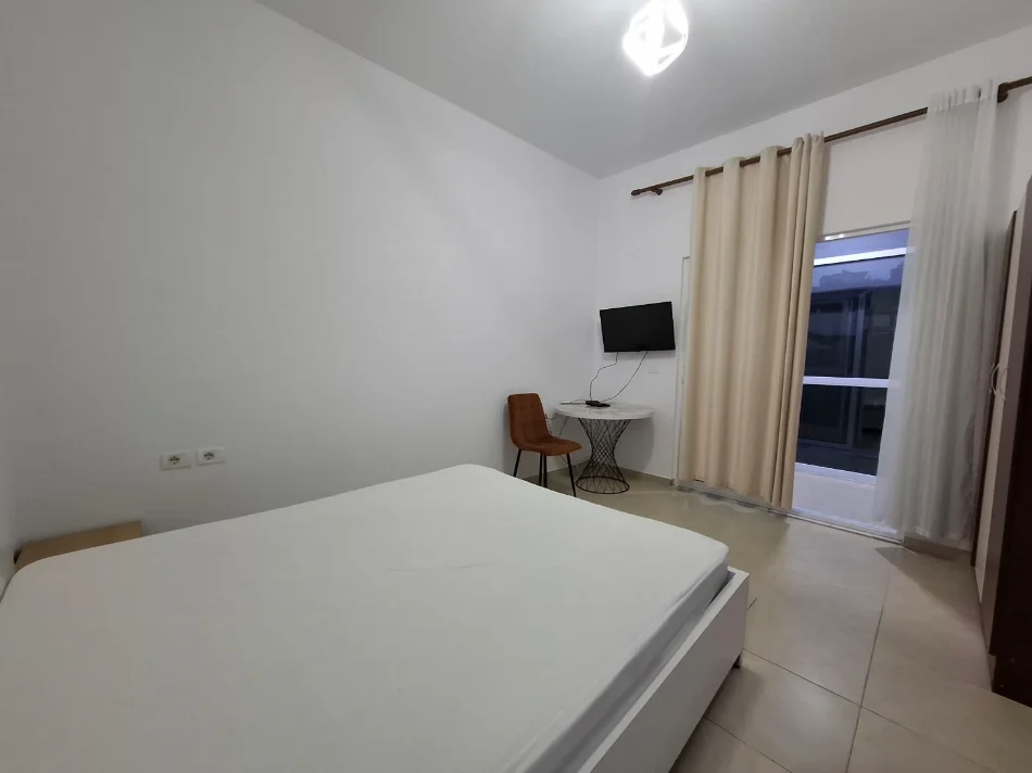 Me Qera : 1+1📍Rr. Elbasanit  (Vilat Gjermane) - 37,000 Leke/Muaj - Sp.60m² - - 5 min larg Ekonomikut 🚀