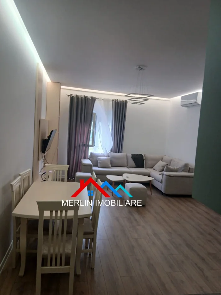 Tirane, jepet me qera apartament 2+1+Ballkon Kati 1, 90 m² 632 € (SAUK,RRUGA SELIM BRAHJA)