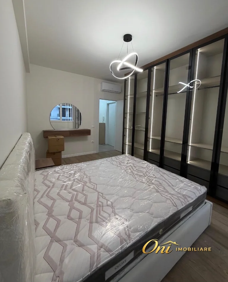 Tirane, jepet me qera apartament 1+1 Kati 1, 67 m² 800 € (KOMUNA E PARISIT)