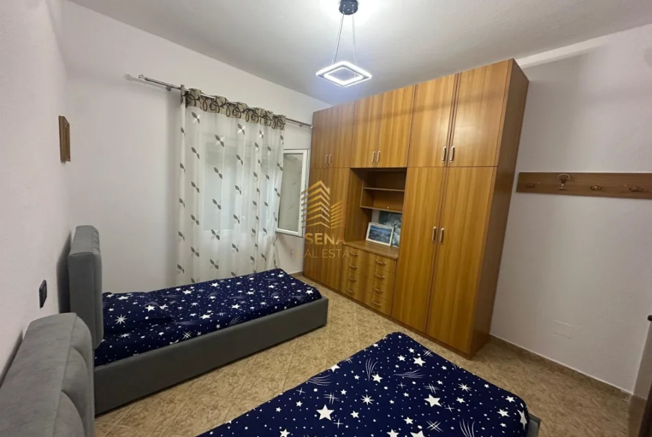 Tirane, jepet me qera apartament 2+1 Kati 2, 90 m² 600 € (Ali Demi)