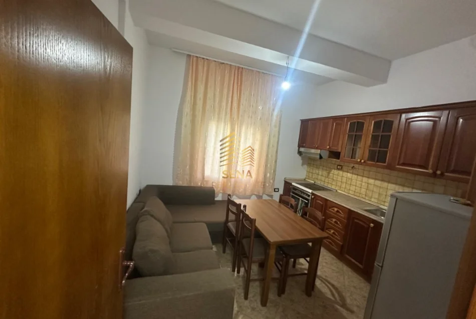 Tirane, jepet me qera apartament 2+1 Kati 2, 90 m² 600 € (Ali Demi)
