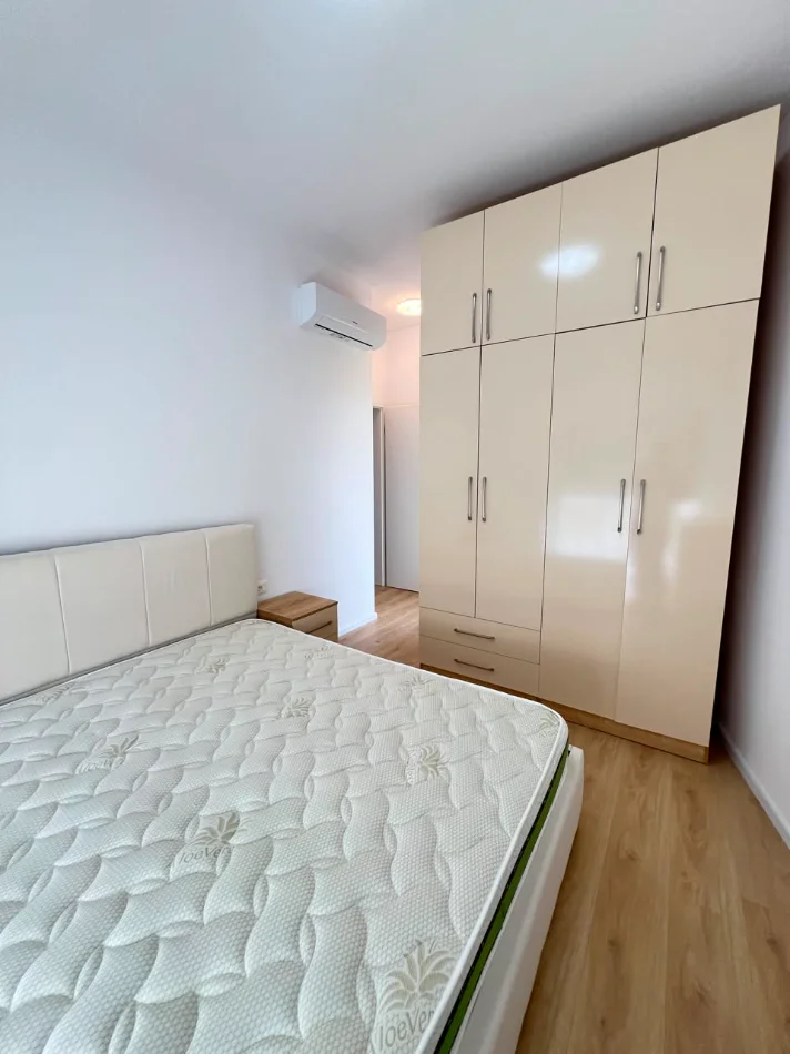 Tirane, jepet me qera apartament 2+1+Ballkon Kati 5, 70 m² 500 € (KADIU)