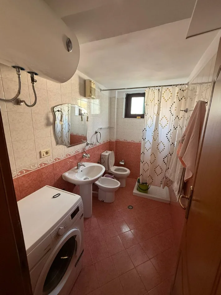 Tirane, jepet me qera apartament 1+1+Aneks Kati 3, 530 € (21 Dhjetori)