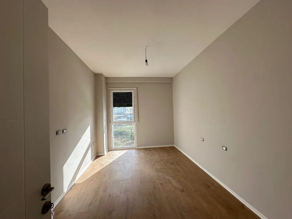 Tirane, jepet me qera apartament 2+1 , 106 m² 450 € (Bulevardi i Ri)