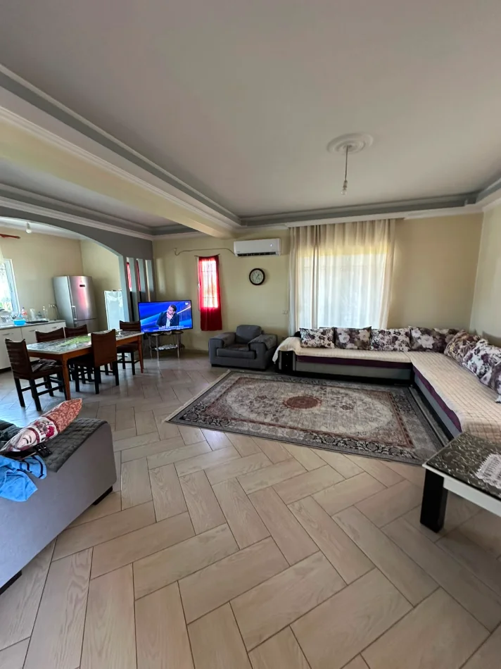 Tirane, shitet vetem 1 dhome Vile 2 Katshe Kati 0, 2.795 m² 280.000 € (QTU, pranë Univers City)