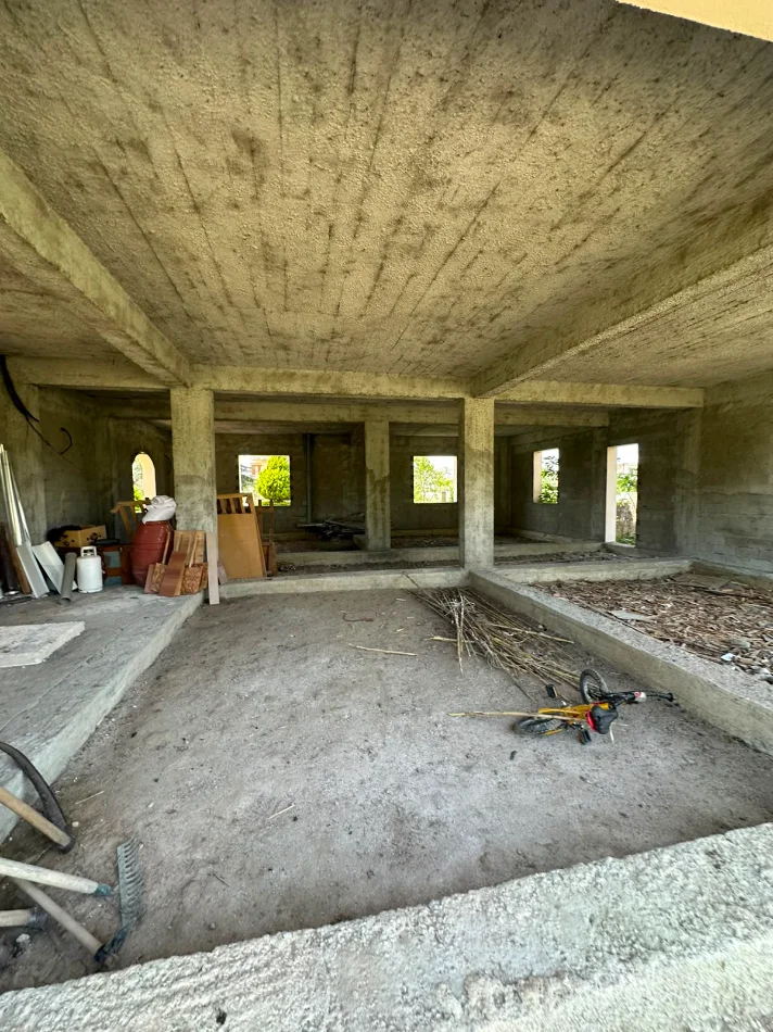 Tirane, shitet vetem 1 dhome Vile 2 Katshe Kati 0, 2.795 m² 280.000 € (QTU, pranë Univers City)