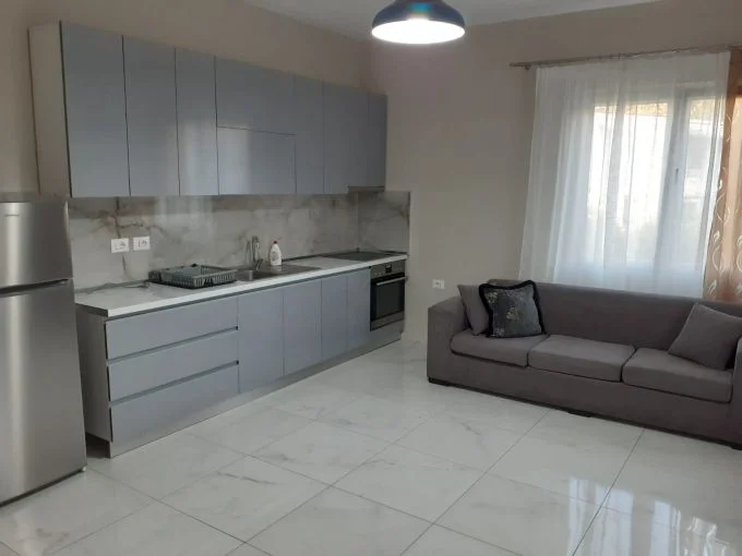 Tirane, jepet me qera apartament 3+1+Aneks+Ballkon Kati 3, 110 m² 550 € (sauk)