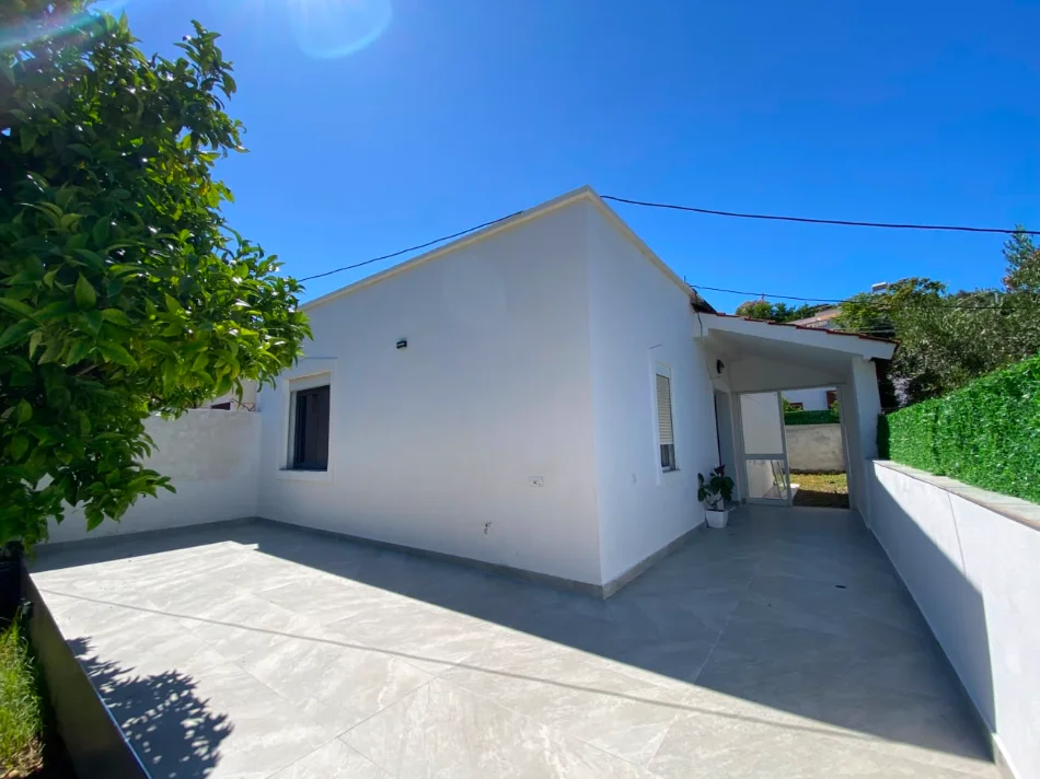 Durres, shitet Vile Vile 1 Katshe Kati 1, 391 m² 150.000 € (Lagja e Re, Muzeumi, Durres.)