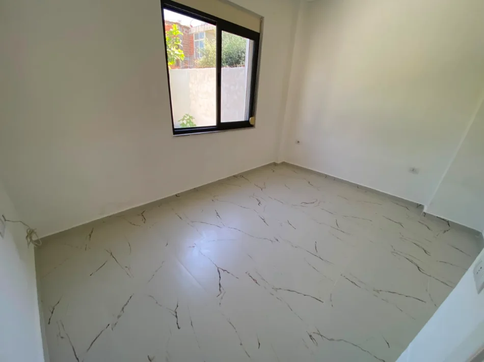 Durres, shitet Vile Vile 1 Katshe Kati 1, 391 m² 150.000 € (Lagja e Re, Muzeumi, Durres.)