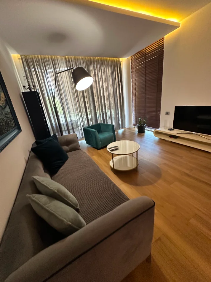 Tirane, jepet me qera apartament 2+1 Kati 4, 111 m² 999 €