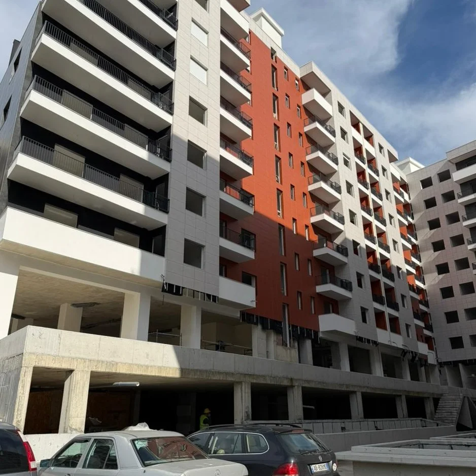 Tirane, shitet apartament 1+1+Ballkon , 73 m² 80.500 € (Paskuqan)