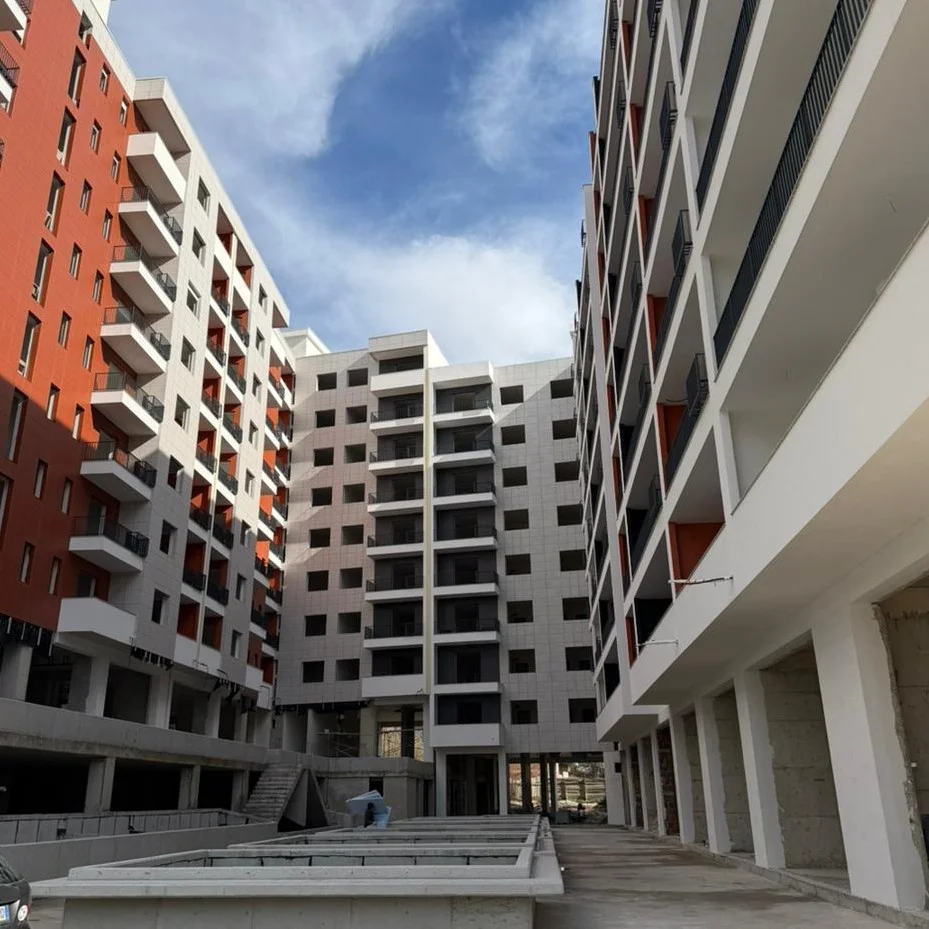 Tirane, shitet apartament 1+1+Ballkon , 73 m² 80.500 € (Paskuqan)