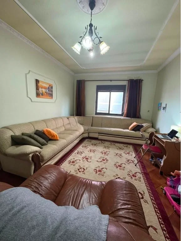 Tirane, jepet me qera Vile Vile 2 Katshe , 170 m² 1.400 € (Don Bosko)