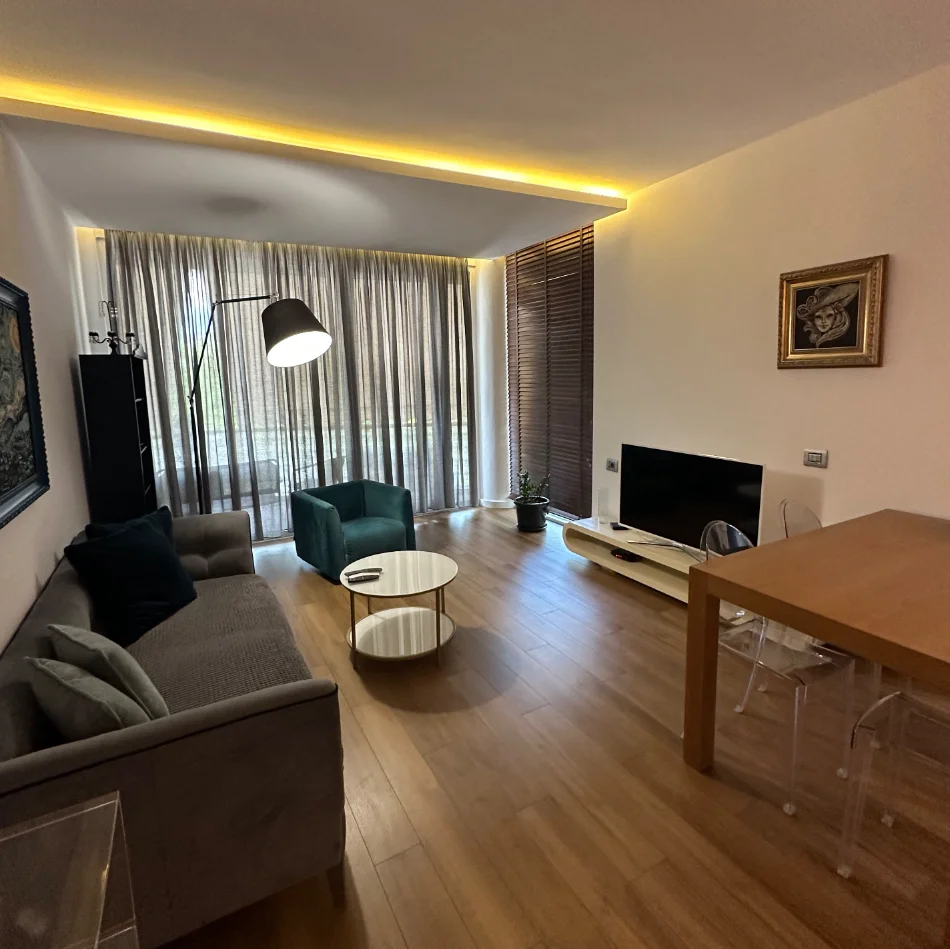 Tirane, jepet me qera apartament 2+1+Ballkon , 111 m² 1.000 € (liqeni i thate)