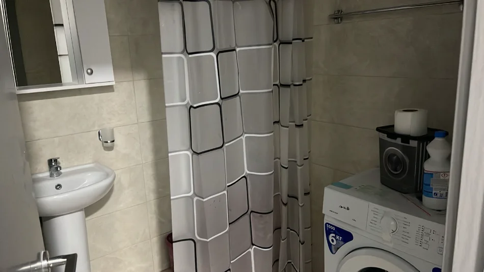 Tirane, jepet me qera apartament 2+1+Ballkon Kati 1, 100 m² 550 € (5 Maji)
