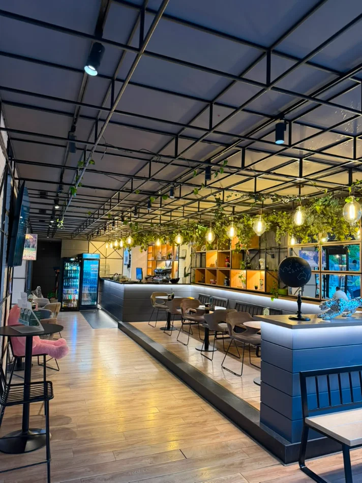 Tirane, shitet lokal Kati 0, 136 m² 370.000 € (Rruga Babe Rexha, Ish Parku i Autobuzave)