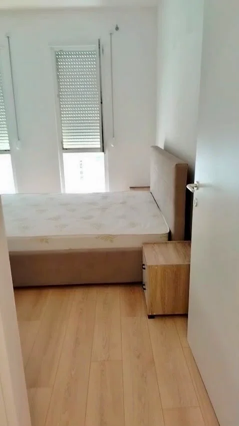 Tirane, jepet me qera apartament 1+1+Ballkon Kati 3, 400 € (Univers City)