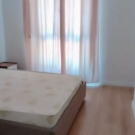 Tirane, jepet me qera apartament 1+1+Ballkon , 60 m² 400 € (Univers City)