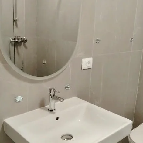Tirane, jepet me qera apartament 1+1+Ballkon , 60 m² 400 € (Univers City)