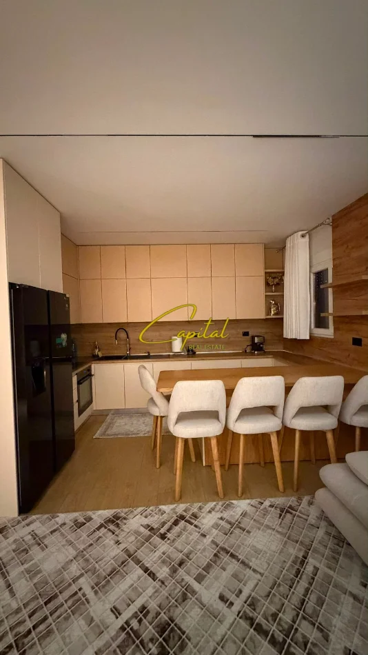 Tirane, jepet me qera apartament 1+1 Kati 1, 80 m² 656.500 € (RRUGA E DIBRES)
