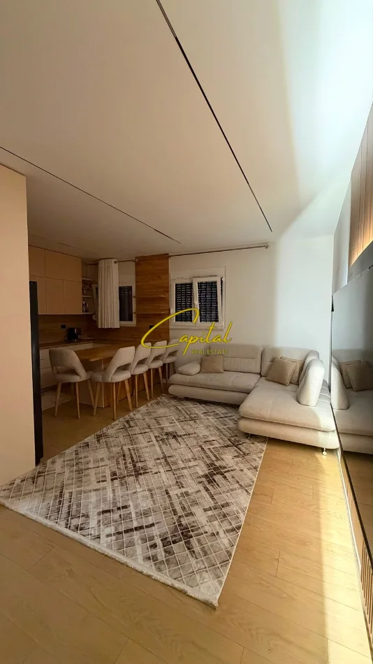Tirane, jepet me qera apartament 1+1 Kati 1, 80 m² 656.500 € (RRUGA E DIBRES)