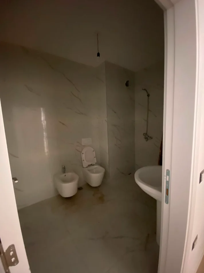 Tirane, jepet me qera apartament 1+1+ Post Parkimi,  Kati 2, 60 m² 580 € (Jordan Misja)