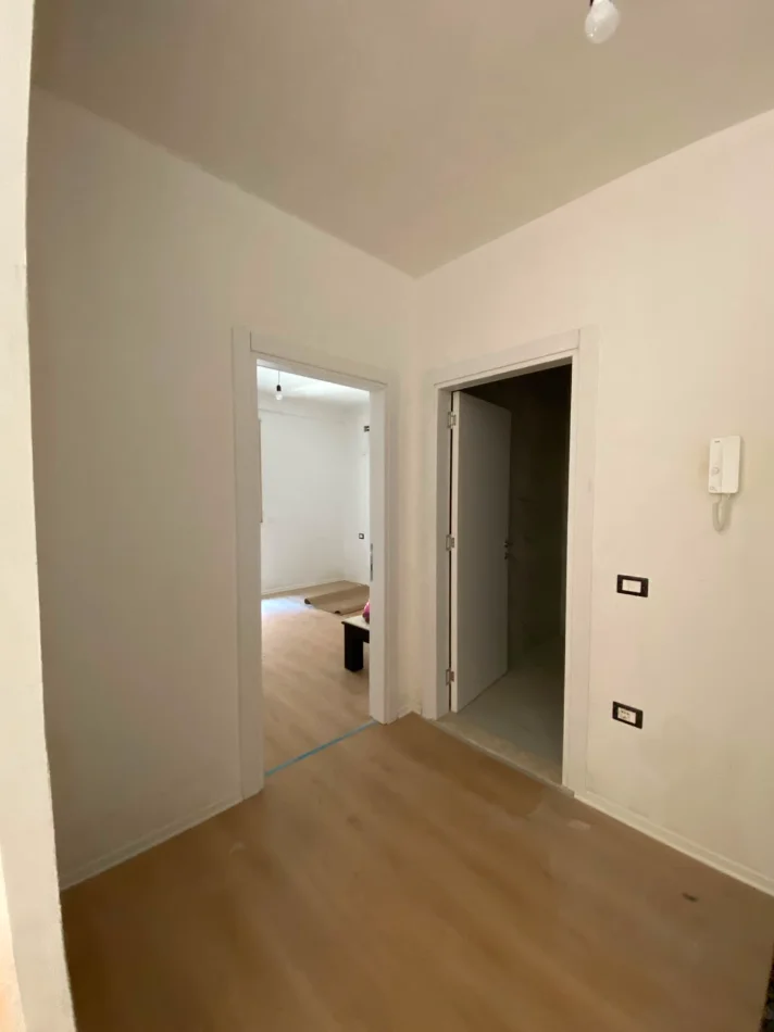 Tirane, jepet me qera apartament 1+1+ Post Parkimi,  Kati 2, 60 m² 580 € (Jordan Misja)