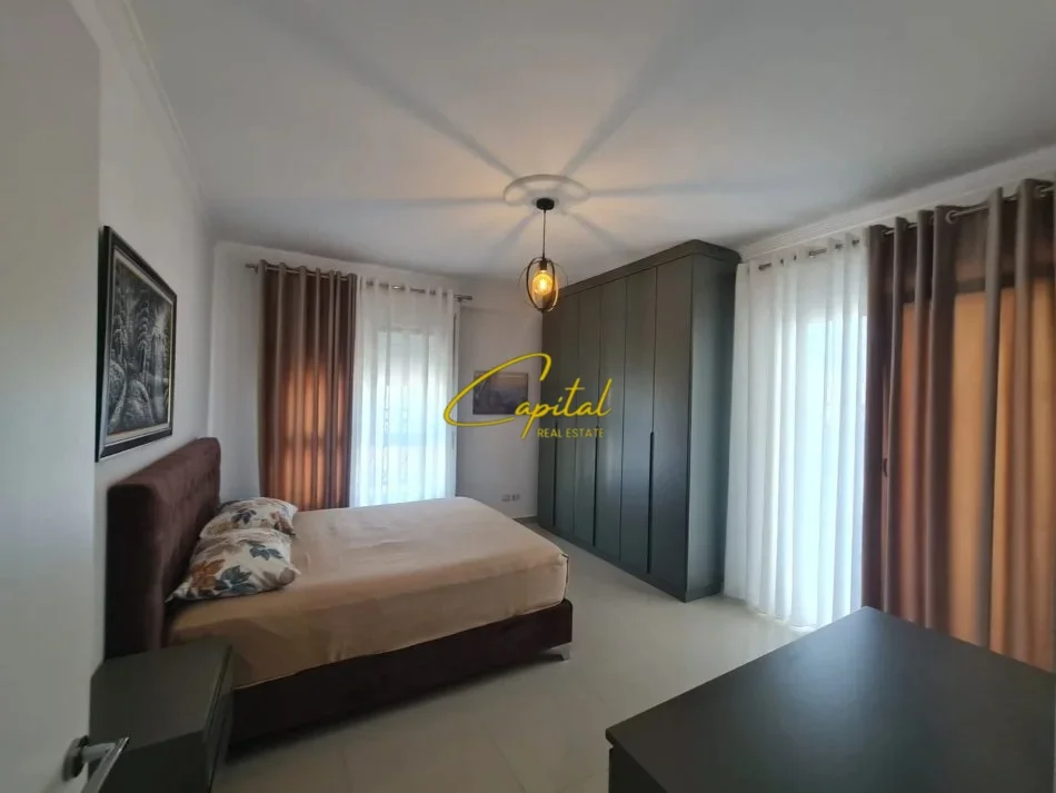 Tirane, jepet me qera apartament 3+1 Kati 2, 128 m² 800 € (KOPSHTI BOTANIK)