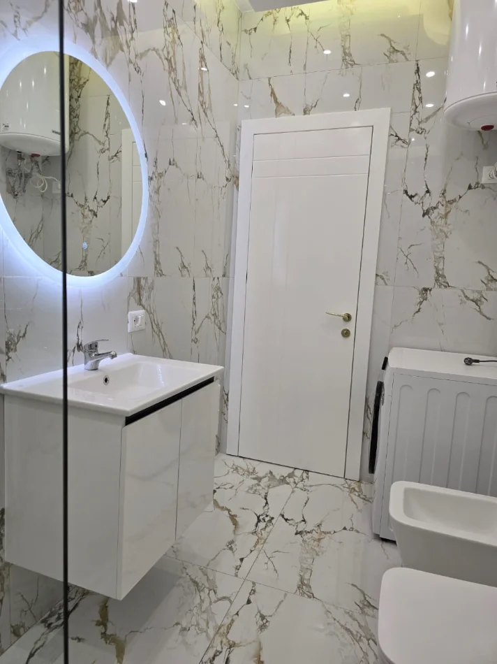 Tirane, jap me qera apartament 1+1+Ballkon Kati 3, 777 m² 580 € (Paskuqan)