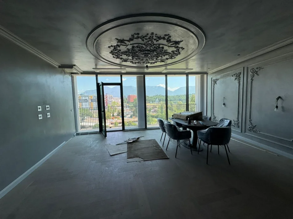 Tirane, shitet apartament 2+1+2 + Depo,  Kati 3, 123 m² 580.000 € (Liqeni Artificial)
