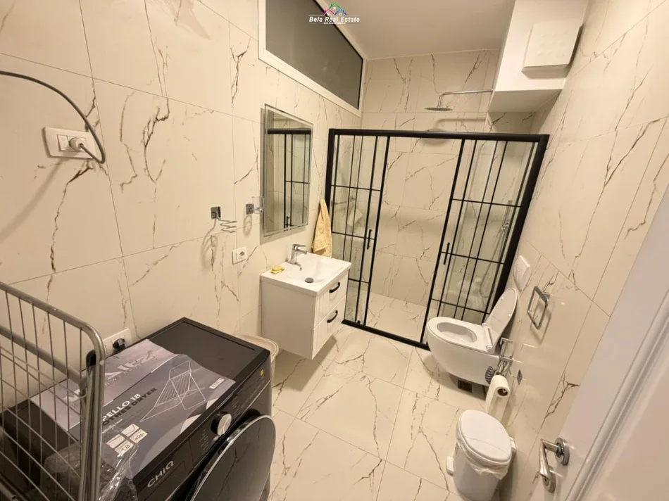 Tirane, jepet me qera apartament 2+1 Kati 2, 85 m² 900 € (Rruga e durresit)