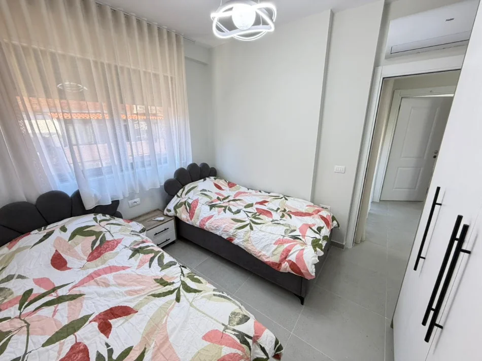 Tirane, jepet me qera apartament 2+1 Kati 2, 85 m² 900 € (Hotel Colosseo)