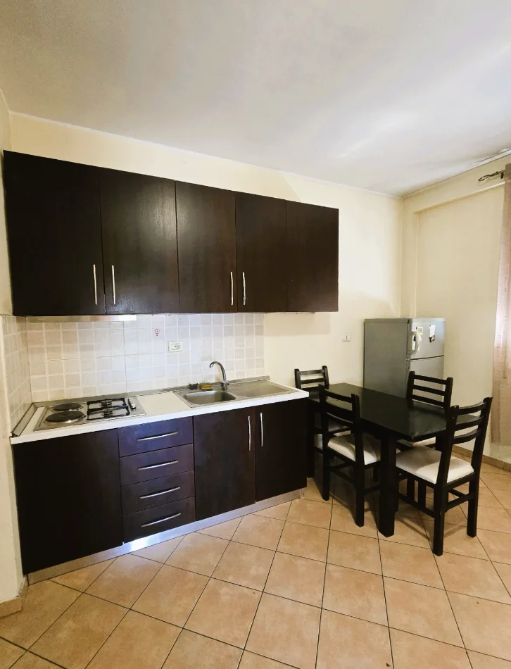 Tirane, shitet apartament 2+1+Ballkon Kati 7, 73 m² 160.000 € (Kompleksi Alba, Ish-Parku)