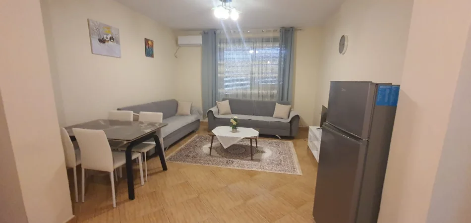 Tirane, jepet me qera apartament 2+1+Ballkon Kati 5, 105 m² 800 € (Rruga e Kosovarëve)
