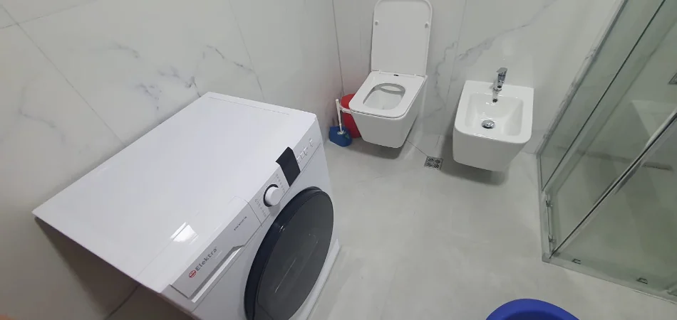 Tirane, jepet me qera apartament 2+1+Ballkon Kati 5, 105 m² 800 € (Rruga e Kosovarëve)