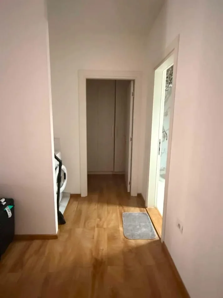 Tirane, jepet me qera apartament 1+1 Kati 2, 72 m² 630 € (Spak)