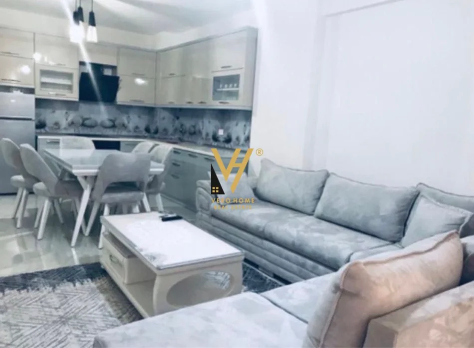 Tirane, jepet me qera apartament 2+1+Ballkon Kati 2, 105 m² 720 € (SELVIA)