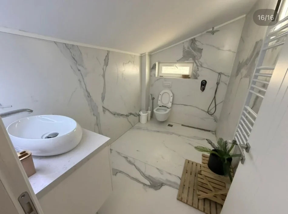 Tirane, jepet me qera apartament 2+1+Ballkon Kati 3, 100 m² 1.100 € (Secret Garden Teg)