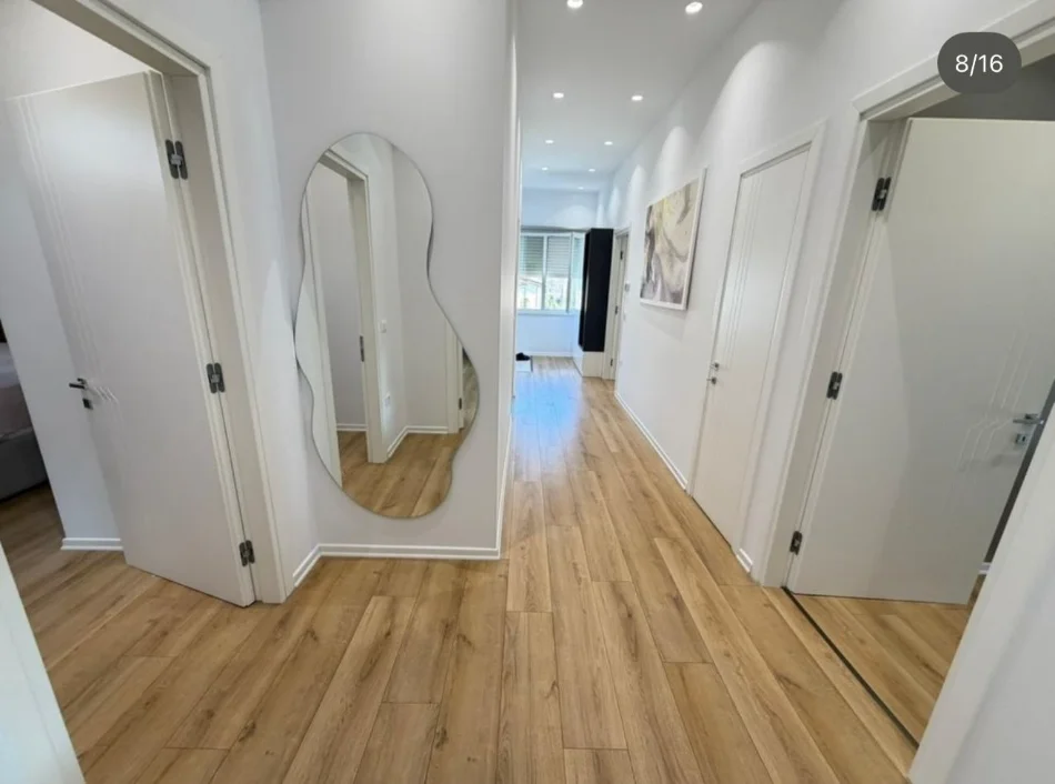 Tirane, jepet me qera apartament 2+1+Ballkon Kati 3, 100 m² 1.100 € (Secret Garden Teg)