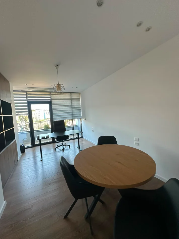 Tirane, jepet me qera ambjent biznesi Kati 3, 130 m² 1.420 € (Lake View)   Rruga e Kosovareve