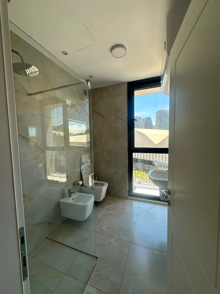 Tirane, jepet me qera ambjent biznesi Kati 3, 130 m² 1.420 € (Lake View)   Rruga e Kosovareve