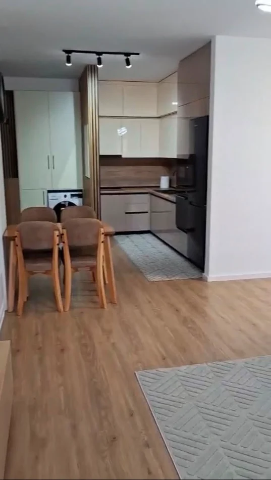 Tirane, jepet me qera apartament 2+1 Kati 6, 90 m² 750 € (kompleksi aura)