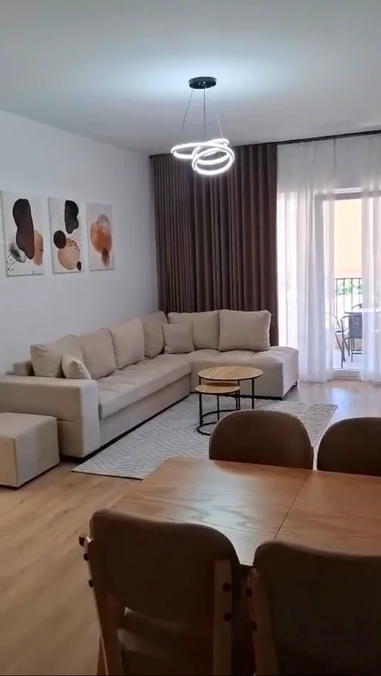 Tirane, jepet me qera apartament 2+1 Kati 6, 90 m² 750 € (kompleksi aura)