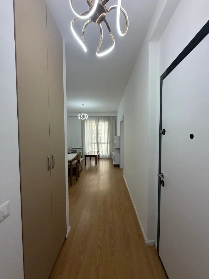 Tirane, jepet me qera apartament 1+1 , 64 m² 550 € (Don Bosko)