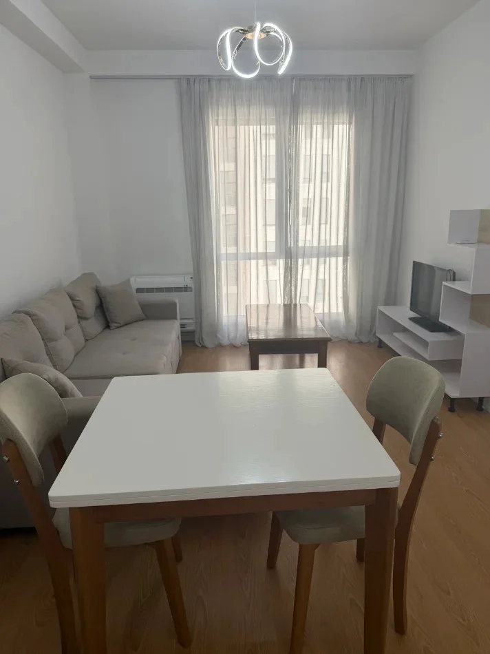 Tirane, jepet me qera apartament 1+1 , 64 m² 550 € (Don Bosko)
